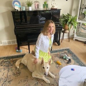 Meet your Posher, Cynthia